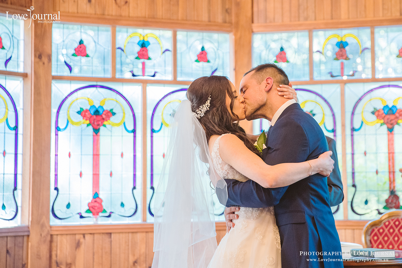 Melbourne-wedding-Photography-at-Poet's-lane-receptions
